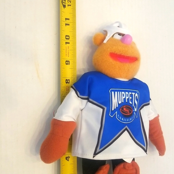 Vintage 1995 McDonald's The Muppets NHL Goalie Fozzie Plush Toy - Picture 7 of 7